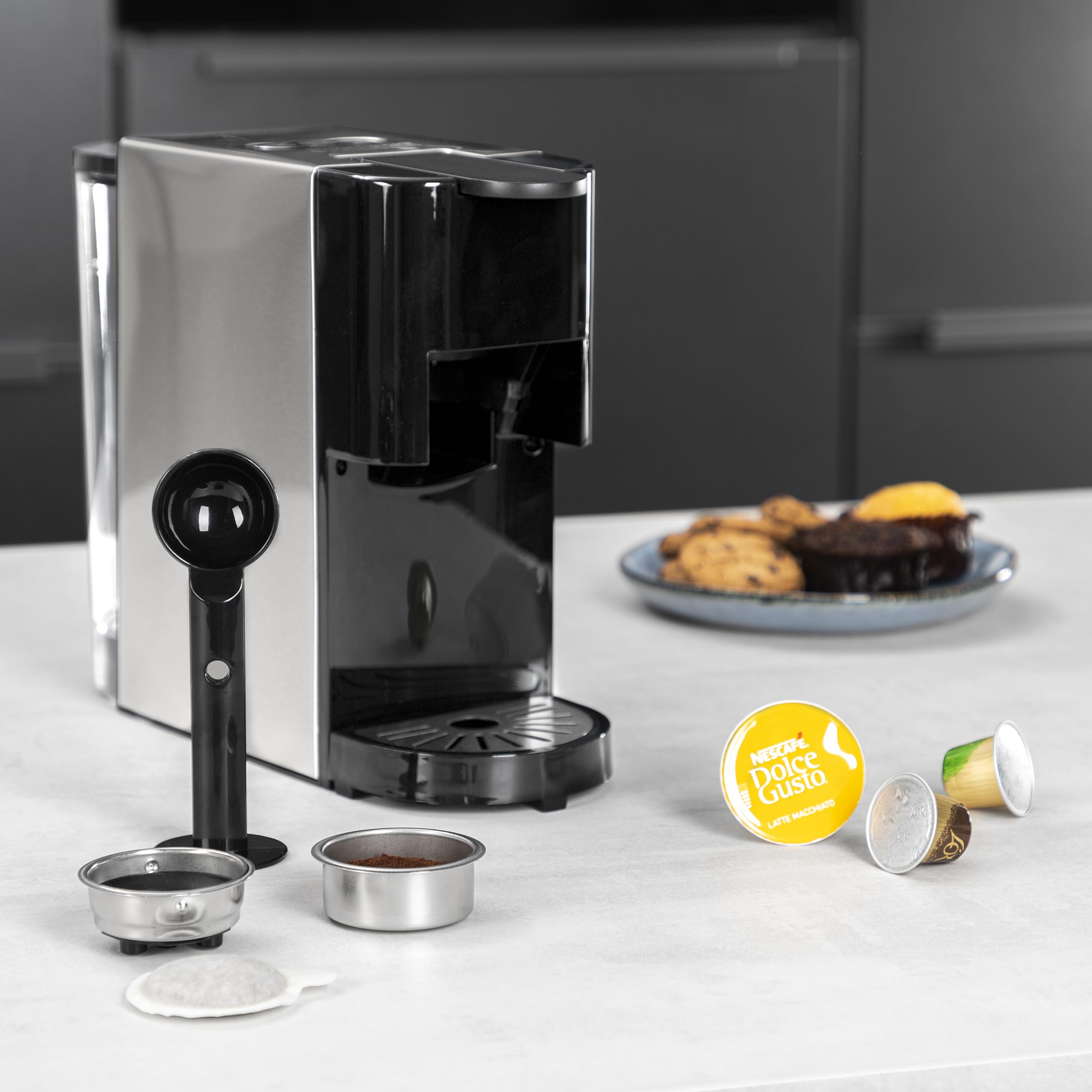 Machine à café multi-capsules 4 en 1 – Capsules, dosettes, café moulu – 800 ml – 1450 W – Noir et argent
